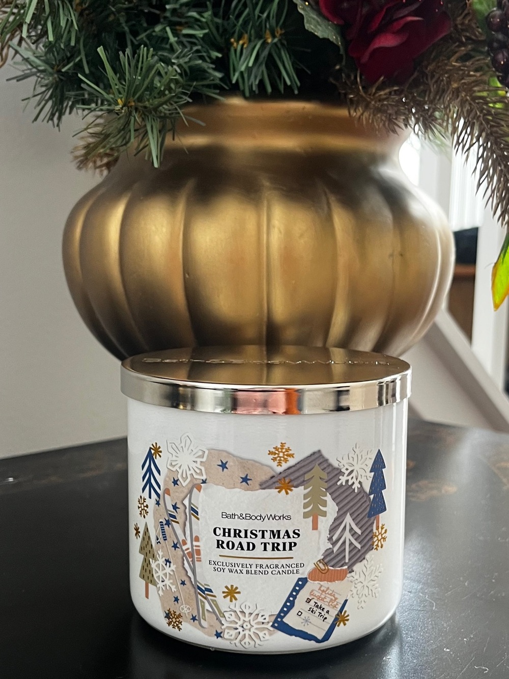 Bath & Body Works Christmas Road Trip Candle - White and Silver - Picture 4 of 4